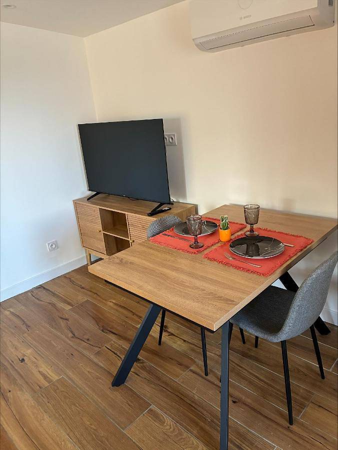 Location de vacances pour 2 personnes, avec Terrasse à Sainte-Tulle - 2
