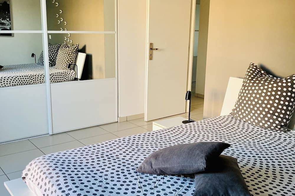 Villa with garden in charming village near Avignon in Entraigues-sur-la-Sorgue, Vaucluse
