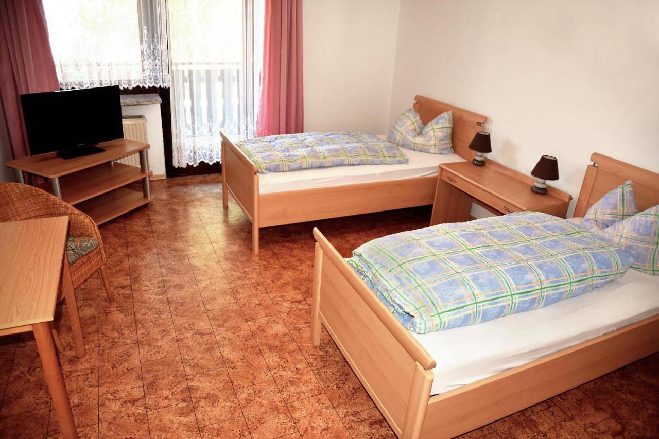 Single Room with Bathroom in Prackenbach, Ostbayern