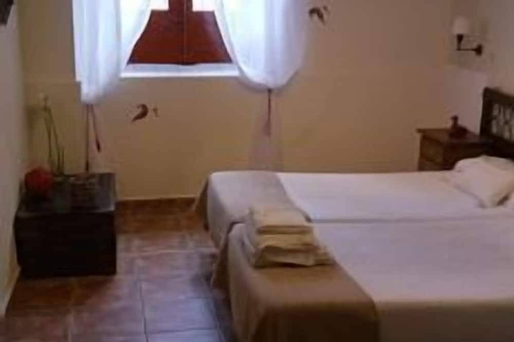 Casa rural (alquiler íntegro) Laguna Herrera para 14 personas in Cuéllar , Provincia de Segovia