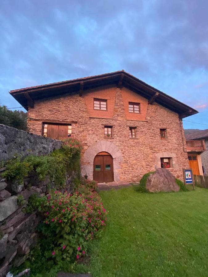 Casa rural para 2 personas, con terraza además de jardín y vistas en Guipúzcoa - 2