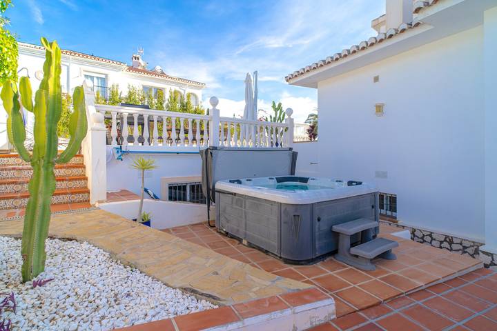 Chalet para 12 personas, con jacuzzi además de jardín y piscina en Provincia de Málaga - 3