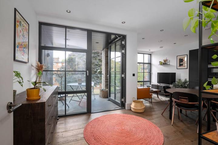 Apartment for 2 people, with Balcony in Hackney