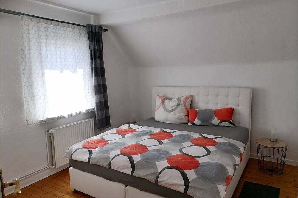 Ganze Wohnung, Helle und lichtdurchflutete Wohnung (80qm) für 5 Personen mit Kamin in Siegen, Kreis Siegen-Wittgenstein