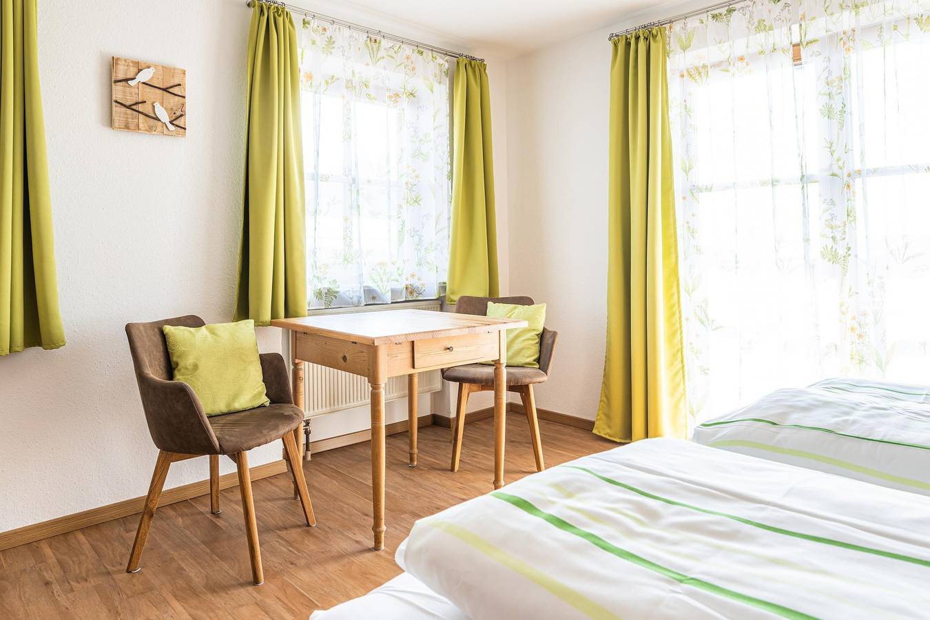 Ganze Ferienwohnung, Doppelzimmer Schlicke  mit Dusche, Wc in Seeg, Bayerisch Schwaben