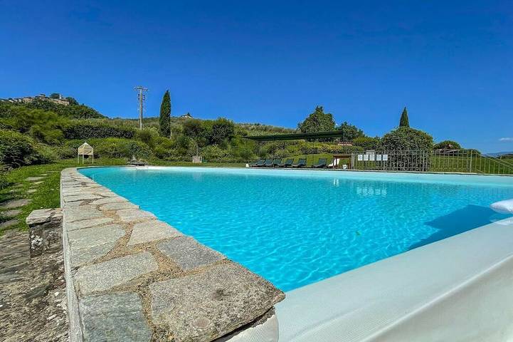 Villa für 4 Personen, mit Garten und Pool sowie Terrasse - 1