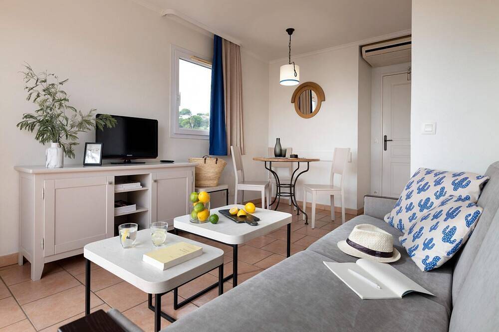 Appartement entier, Magnifique havre de paix avec vue sur mer pour 4 personnes in Les Issambres, Roquebrune-sur-Argens