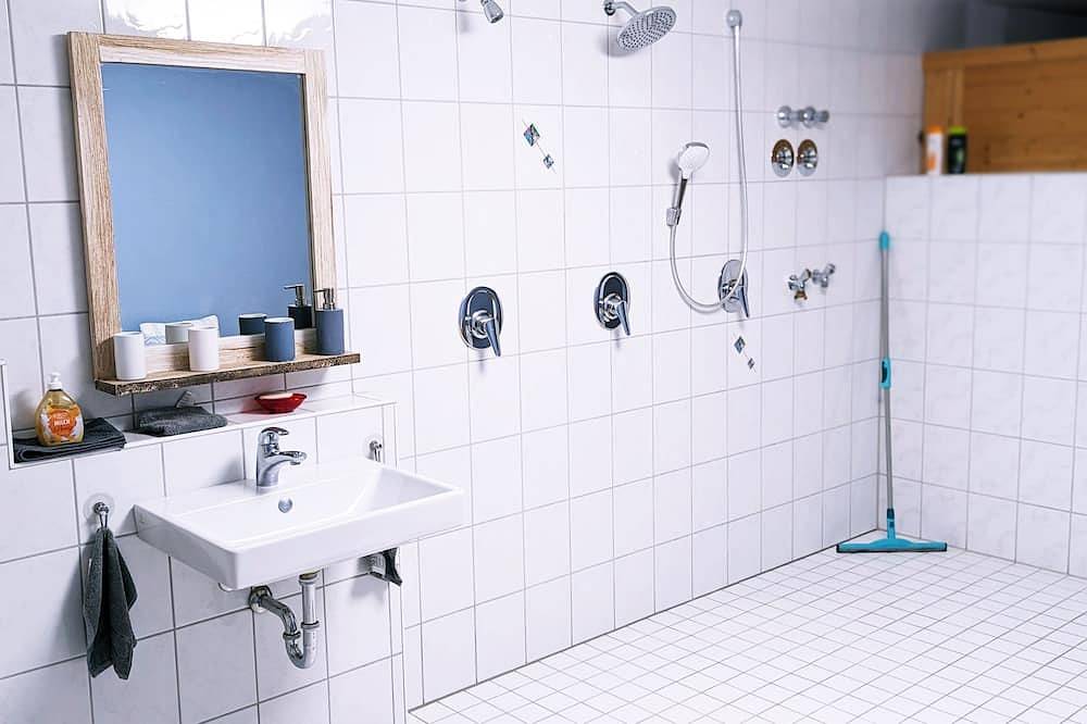Ganze Wohnung, Ferienwohnung Blütenzauber in ruhiger Lage in Hilzingen, Hegau