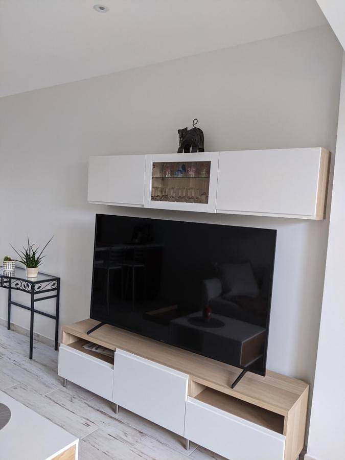 Gîte pour 3 personnes, avec terrasse et vue ainsi que piscine et sauna à La Motte - 3