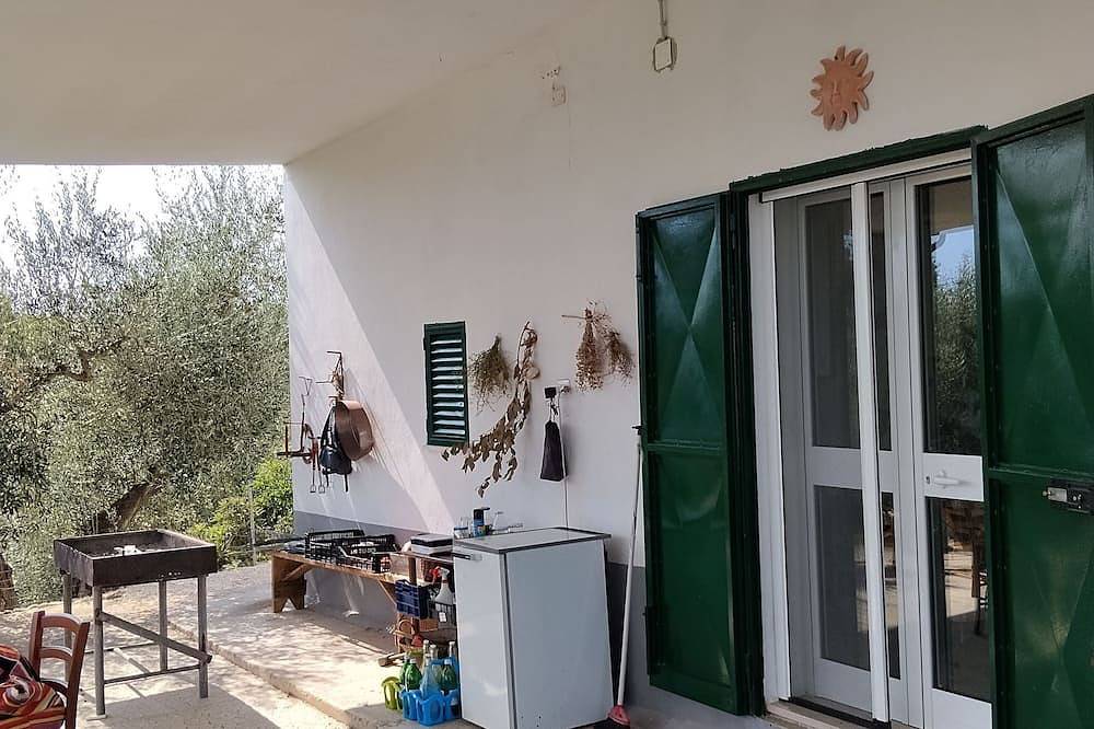 Country house in an olive grove, 8 km from the Ionian Sea in Bernalda, Golf von Tarent
