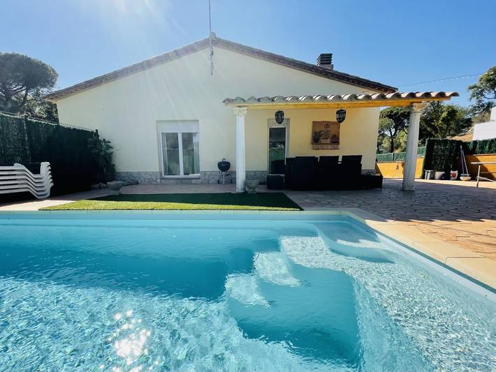 Location de vacances pour 6 personnes, avec terrasse et piscine, adapté aux familles à Calonge - 2