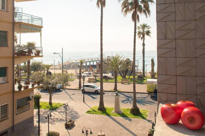 Ferienwohnung für 4 Personen, mit Balkon und Ausblick in Pietra Ligure Gemeinde