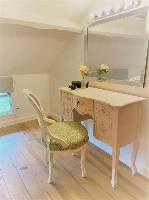 Location de vacances pour 2 personnes, avec Balcon et Terrasse ainsi que Jardin et Piscine à Plazac - 4