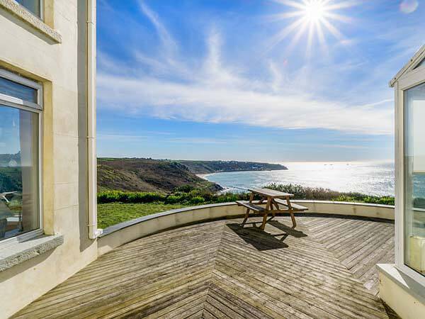 Cottage for 14 people, with garden in Cornwall