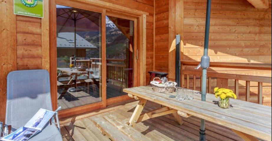 Chalet 'Les Tarines 2' with Mountain View, Private Terrace and Wi-Fi in Beaufort (Rhône-Alpes), Albertville region