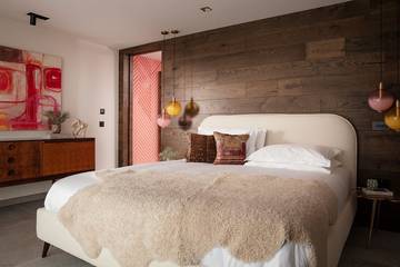 Holiday Home for 12 People in Mawgan Porth, Cornwall, Photo 1