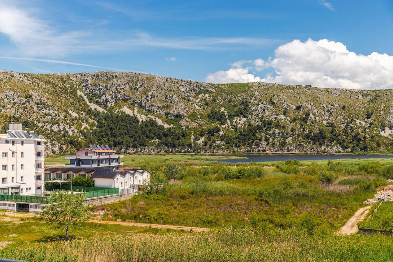 Geheel appartement, Waterfront Cozy Apartment | 1Br with Free Parking in Shëngjin, Lezhë (stad)