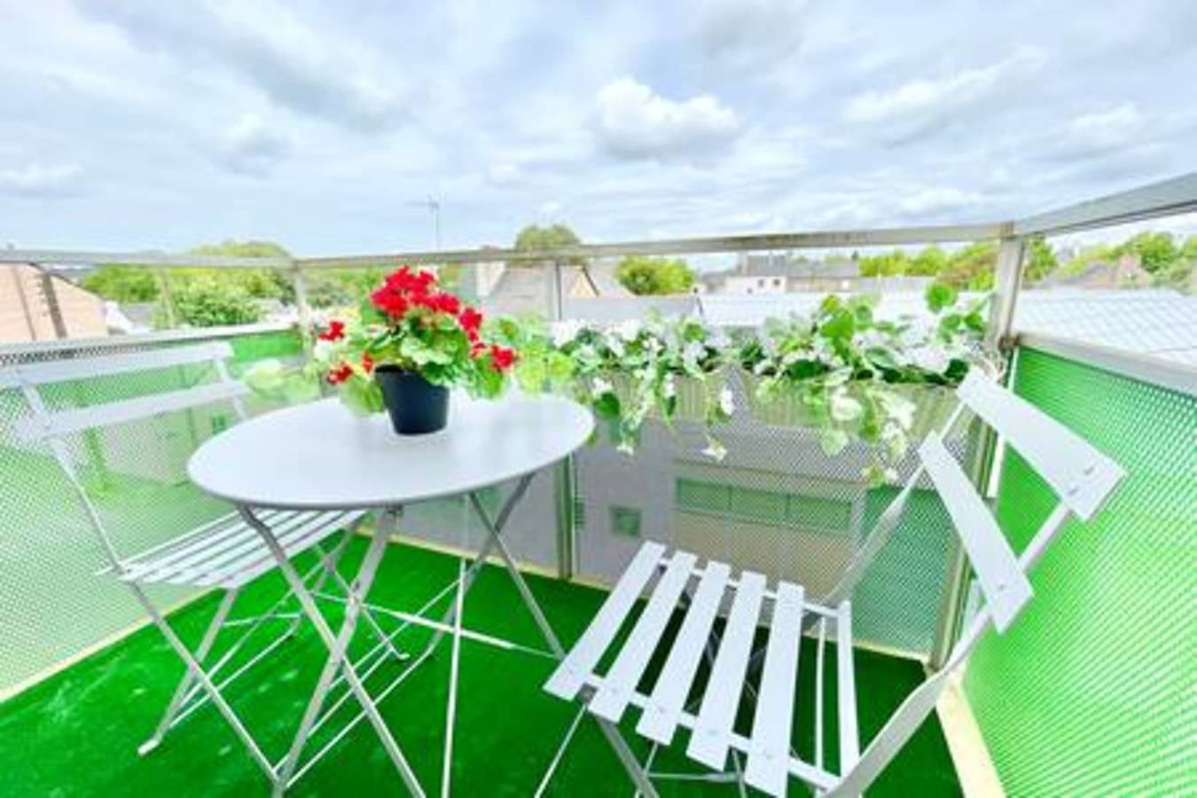 Estudio entero, The White Lion, downtown and balcony in Saint-Nazaire, Côte de Jade