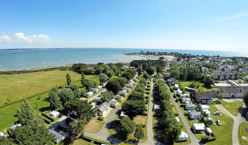 Location de vacances pour 6 personnes, avec terrasse et jardin dans Plage De Treherve - 2