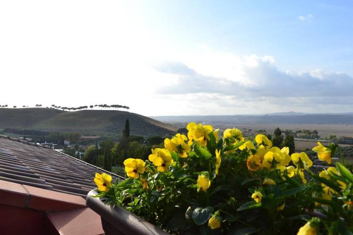 Appartement de vacances pour 5 personnes, avec Balcon et Terrasse ainsi que Jardin et Vue à Monterotondo