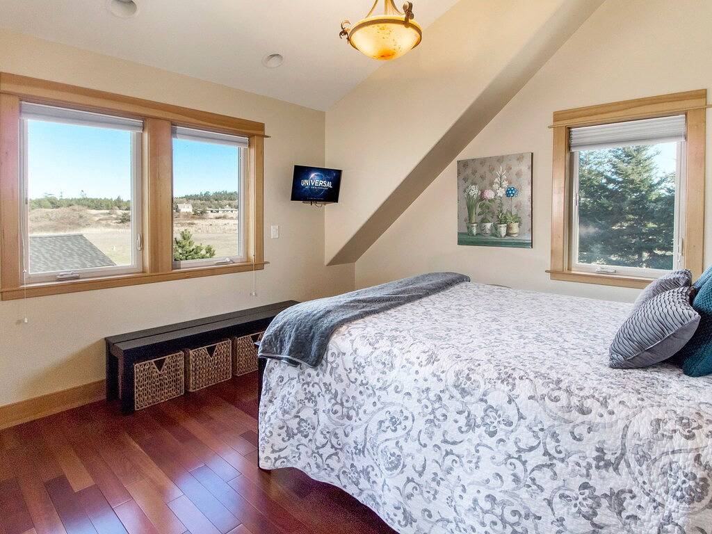 Neuer Heißer Tub !! Wunderschönes Zuhause mit Wasserblick! (Water View Place) in San Juan Island