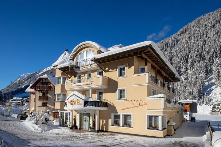 Ferienwohnung für 2 Personen, mit Garten und Sauna sowie Balkon in Ischgl