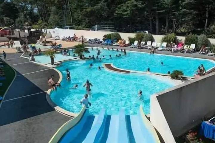 Camping pour 5 personnes à Brem-sur-Mer - 4