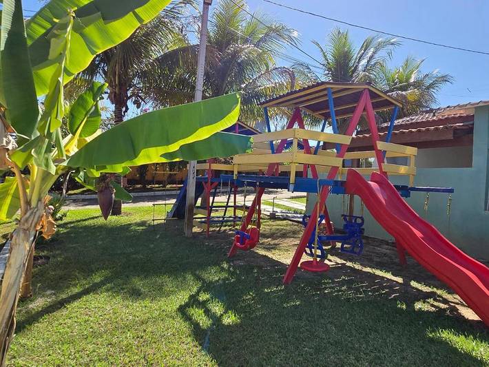 Casas e apartamentos de temporada para 6 pessoas, com piscina e jardim e ainda vista, adaptado a crianças em São Pedro (SP)