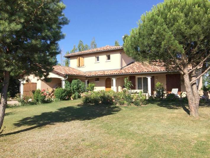 Chambre d’hôte pour 2 personnes, avec vue ainsi que terrasse et jardin