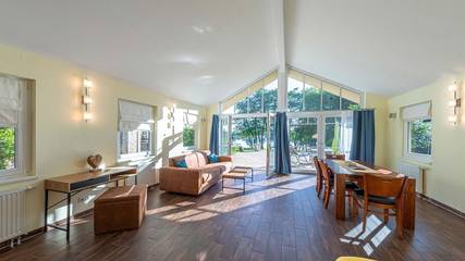 Ferienhaus für 2 Personen, mit Sauna und Seeblick sowie Garten in Jabel
