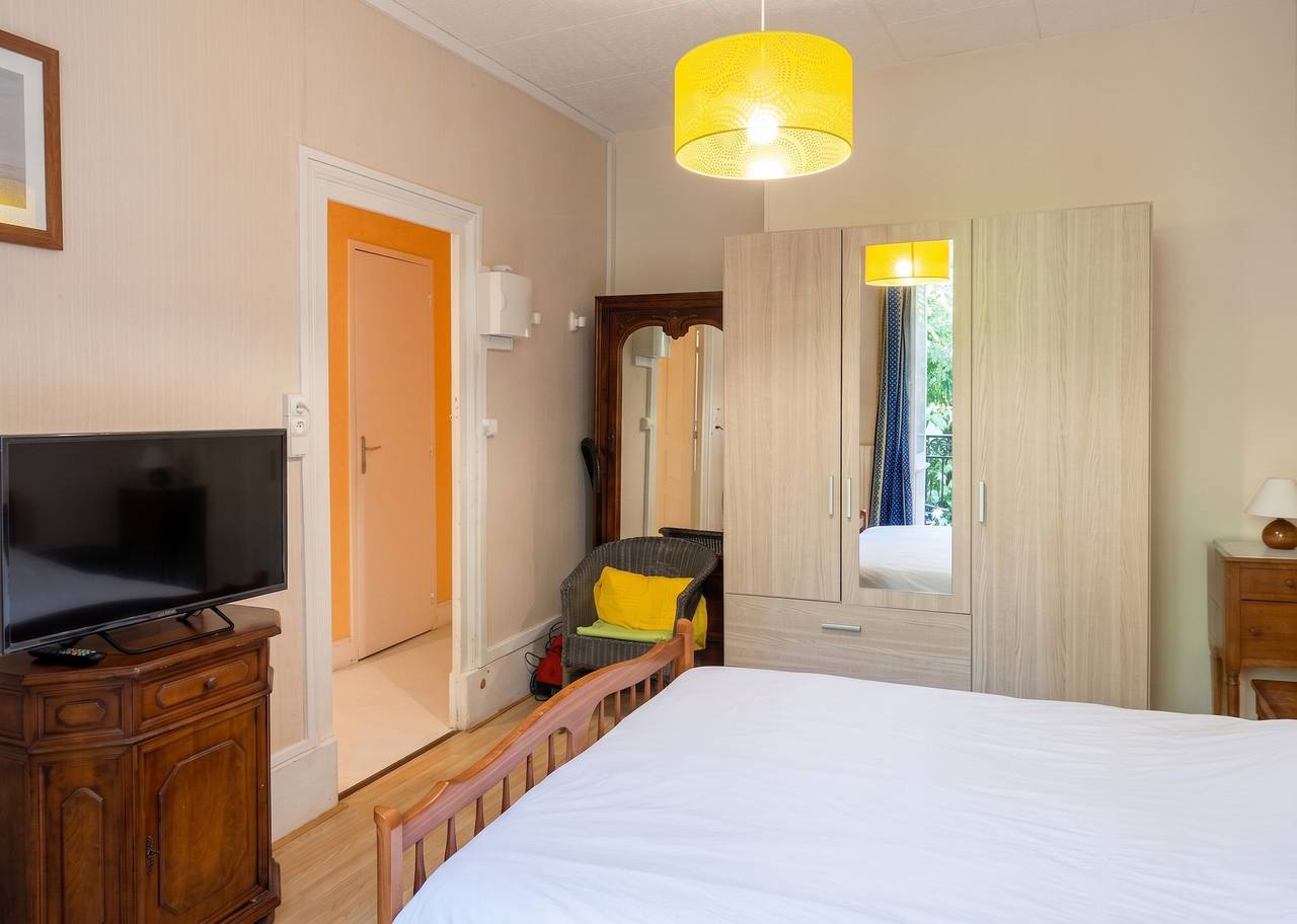 Apartamento entero, Apartamento acogedor en Néris-les-Bains, 20 m², balcón con vista in Néris-les-Bains, Región de Montluçon