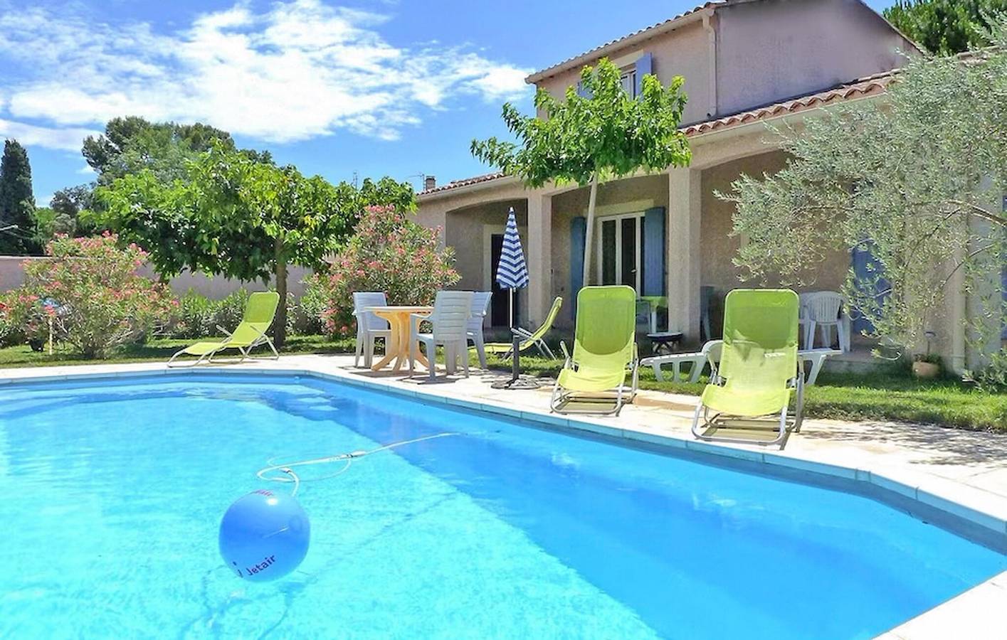 Lebendige Vaison Wohnung - AC, Pool, Parkplatz, WiFi in Vaison-la-Romaine, Parc naturel régional du Mont-Ventoux