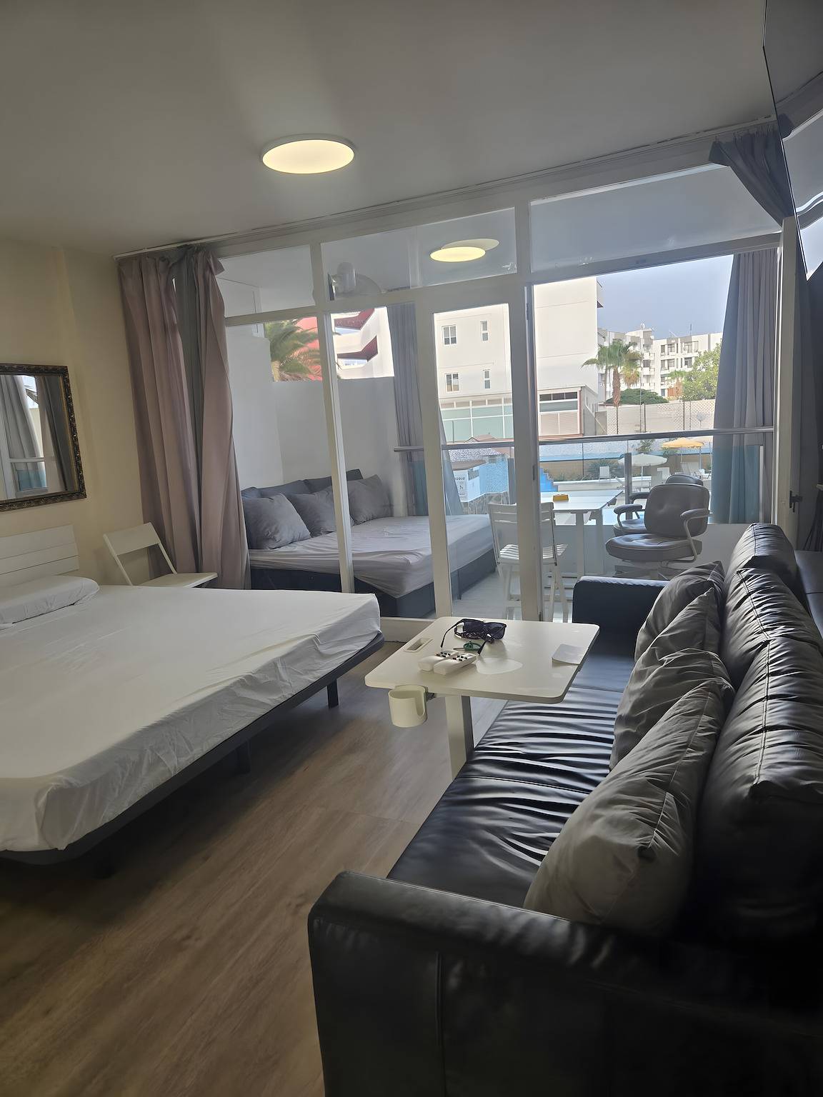 Hel lägenhet, Holiday Apartment 'Yumbo Roque Nublo' with Shared Pool and Terrace in Maspalomas, San Bartolomé de Tirajana