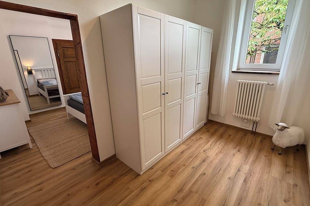 Ganze Wohnung, Alte Wurzeln. Neuer Komfort.  „Schnuckenstube“ - Zentral im Ort. in Winsen (Aller), Aller-Leine-Tal