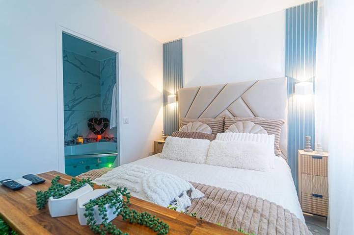 Gîte pour 2 personnes, avec jacuzzi, animaux acceptés à La Celle-Saint-Cloud - 3