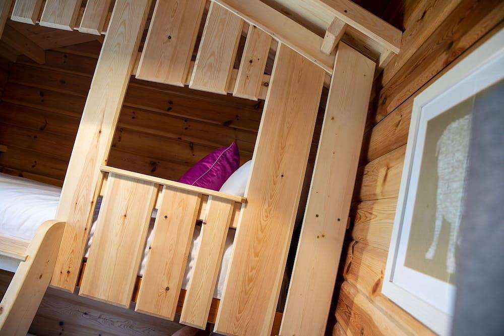 Mallard - sleeps 6 guests  in 3 bedrooms in Yorkshire Dales National Park