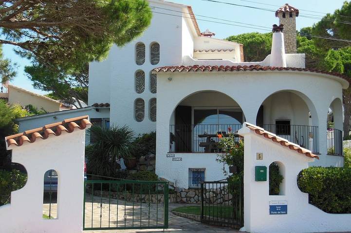 Maison de vacances pour 10 personnes, avec terrasse et jardin, animaux acceptés dans Punta Montgo