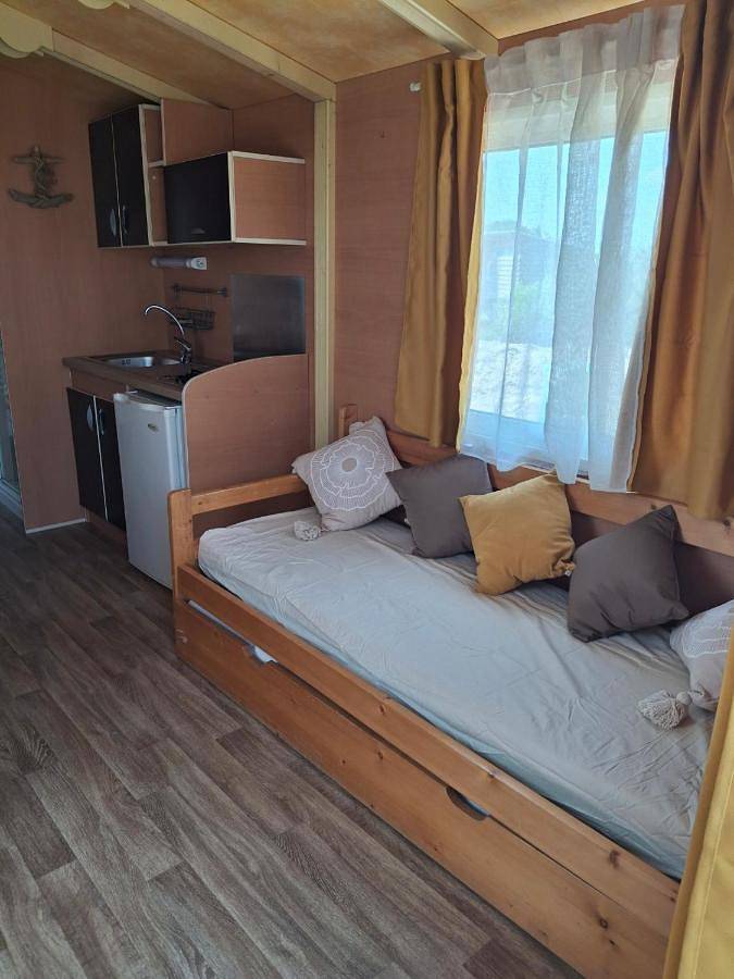 Tente pour 4 personnes, avec vue et jardin, animaux acceptés dans les Bouches-du-Rhône - 3