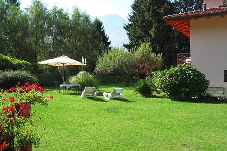 Ferienhaus für 6 Personen, mit Balkon und Garten in Colico