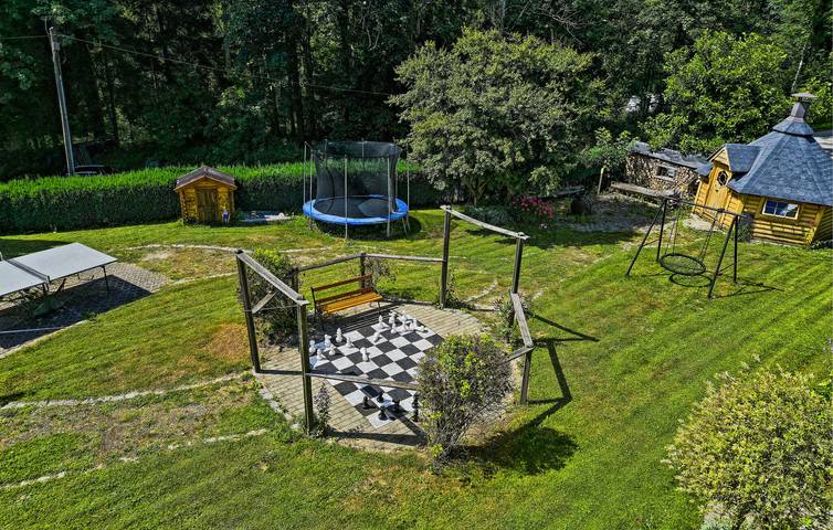 Ganze Ferienwohnung, Charmantes 65 qm Apartment mit Babybett, WiFi, Garage & Terrasse in Untergriesbach, Passauer Land