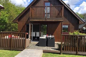Gîte pour 12 personnes, avec balcon/terrasse et jacuzzi à Stirling