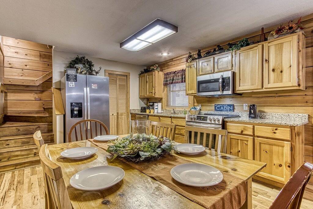 Log Cabin for 10 People in Pigeon Forge, Sevier County