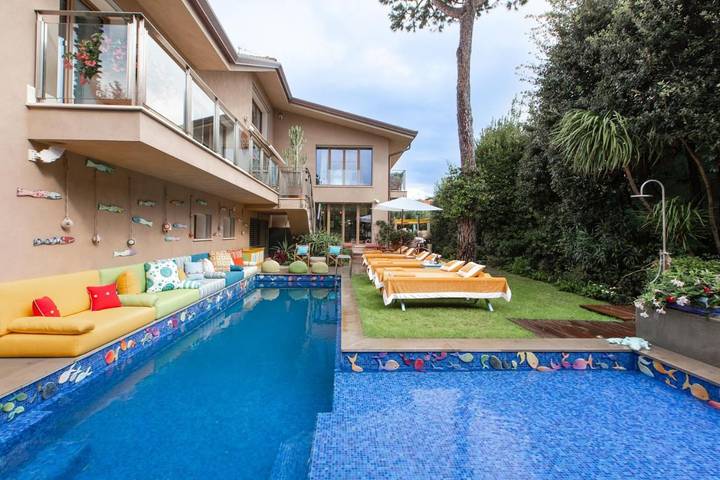 B&b per 11 persone, con giardino e piscina a Forte dei Marmi