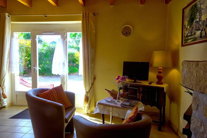 Gîte pour 4 personnes, avec jardin et terrasse dans Plage de Lestrevet - 3