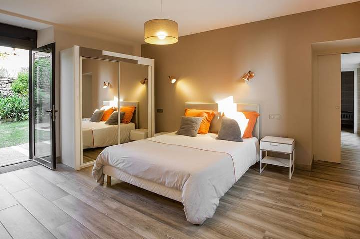 Location de vacances pour 8 personnes, avec balcon ainsi que jardin et piscine à Tamniès - 2