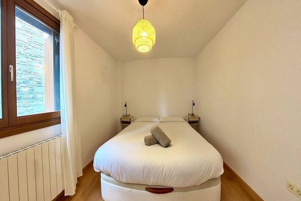 Entire apartment, Pondiellos 43 - tucasaenlospirineos in Escarrilla, Sallent de Gállego