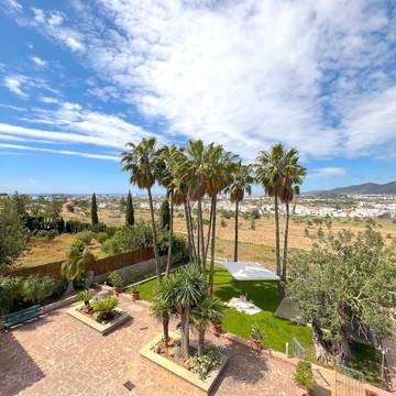 Villa in Santa Eulària des Riu, East Ibiza für 12 
