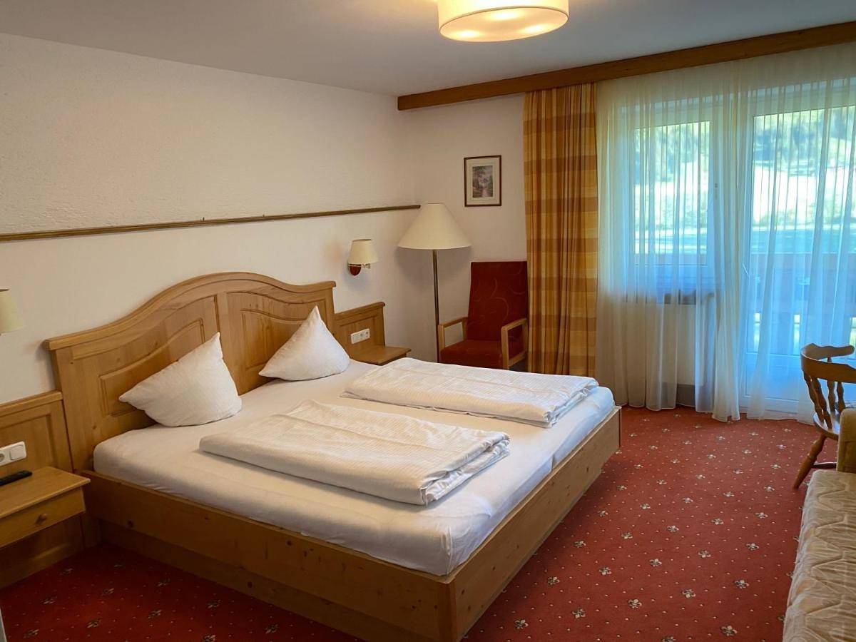 Apartment with Terrace in Tannheim (Tirol), Allgäuer Alpen (Österreich)