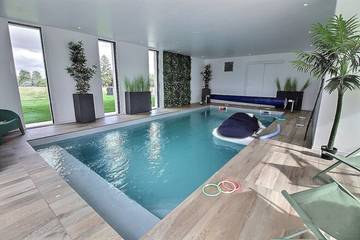 Gîte pour 10 personnes, avec terrasse et jardin à Saint-Bihy
