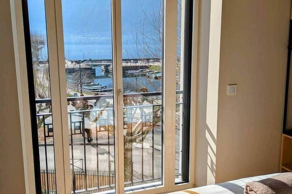 Entire apartment, Le Nouveau Rivage (T2 lake view) in Aix-les-Bains, Chambéry region
